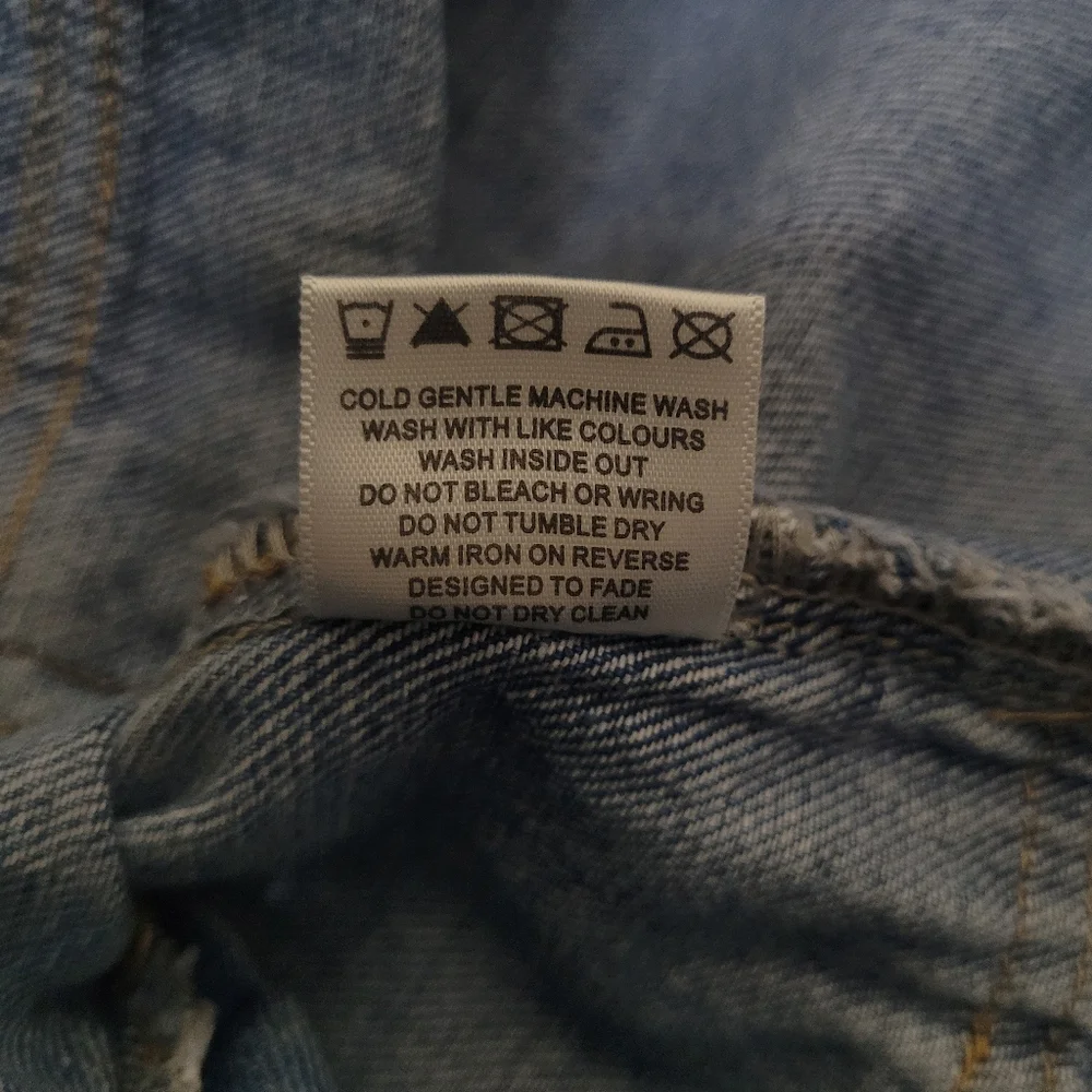 Princess Polly Denim Mini Skirt Size 8 Cargo Pockets Distressed Sexy Summer